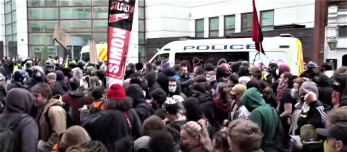 Χιλιάδες στους δρόμους της Βρετανίας ενάντια σε νομοσχέδιο που δίνει υπερεξουσίες στην αστυνομία [ΒΙΝΤΕΟ]