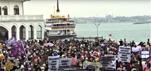 Τουρκία: Χιλιάδες γυναίκες στους δρόμους για την απόσυρση από τη Σύμβαση κατά της έμφυλης βίας [BINTEO]