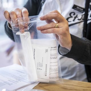 Πανελλήνιος Ιατρικός Σύλλογος: Να κάνετε υπεύθυνη χρήση των self tests και να δηλώνετε το αποτέλεσμα