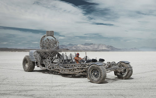 Burning Man: Λεύκωμα για τα «μεταλλαγμένα» οχήματα στο φεστιβάλ από την Alexandra Lier
