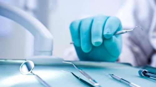 Ηράκλειο: Επίθεση με φαλτσέτα και σφυρί σε οδοντίατρο από ασθενή του