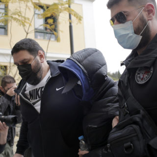 Για σύσταση εγκληματικής οργάνωσης και απάτη κατηγορείται ο Μένιος Φουρθιώτης