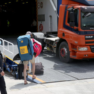 Μηχανική βλάβη στο πλοίο Διονύσιος Σολωμός