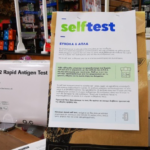 Ξεκίνησε η δωρεάν διάθεση των self tests από τα φαρμακεία [ΒΙΝΤΕΟ]