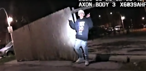 Βίντεο αποκαλύπτει νέα εν ψυχρώ εκτέλεση 13χρονου από αστυνομικό στις ΗΠΑ