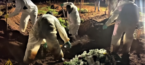 Βραζιλία: Αδειάζουν παλιούς τάφους για να μπορέσουν να ταφούν οι νεκροί από κορωνοϊό