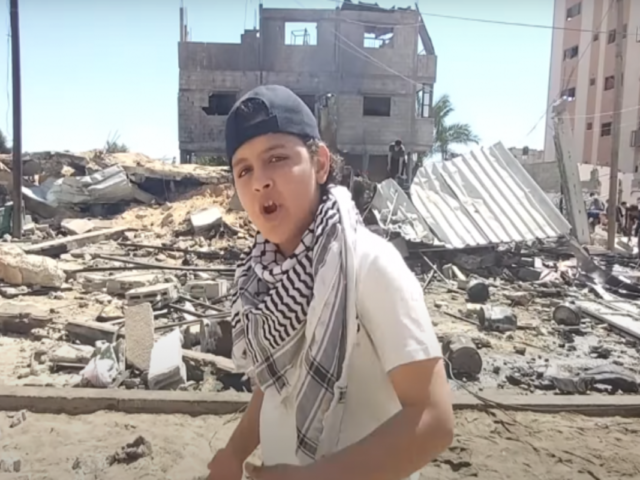 12χρονος ράπερ συγκινεί με το τραγούδι του για την Παλαιστίνη: «Αυτό που θέλουμε είναι ειρήνη» [ΒΙΝΤΕΟ]
