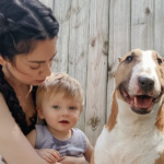 Διάσημη you tuber έκανε ευθανασία στον σκύλο της εξοργίζοντας τους φαν της – Το τετράποδο δάγκωσε τον γιο της