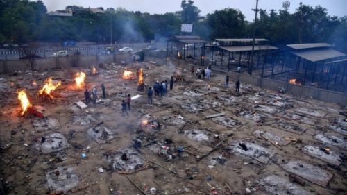 Ινδία: Πάνω από 390.000 κρούσματα, νέο τραγικό ρεκόρ 3.689 θανάτων