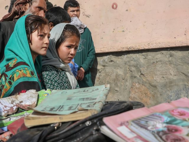 Την αναστολή των απελάσεων Αφγανών προσφύγων αποφάσισε η Γαλλία