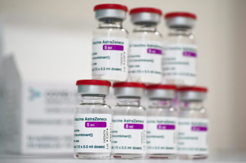 Δεύτερη δόση με διαφορετικό εμβόλιο – Τι δείχνουν οι έρευνες για το mix and match