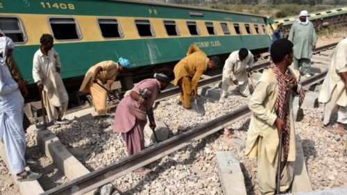 Πακιστάν: Πάνω από 30 νεκροί σε σύγκρουση τρένων στην επαρχία Σιντχ