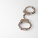 Προειδοποιητική επιστολή της Ευρωπαϊκής Επιτροπής στην Ελλάδα για μη μεταφορά στο εθνικό δίκαιο του πλαισίου για το ένταλμα σύλληψης