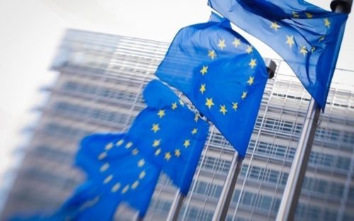 Η Κομισιόν ενέκρινε ευρωπαϊκό νόμο για την ελευθερία και την ανεξαρτησία των ΜΜΕ στην ΕΕ και την προστασία του πλουραλισμού