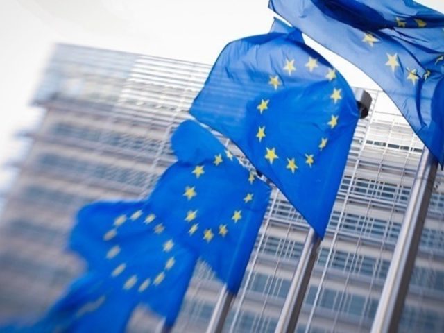 Η Κομισιόν αυστηροποιεί τους κανόνες για τις θεωρήσεις εισόδου Ρώσων υπηκόων στην ΕΕ