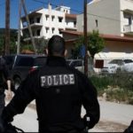 Έγκλημα Γλυκά Νερά: Με ελικόπτερο κατέφθασε στη ΓΑΔΑ ο σύζυγος της Καρολάιν, θέμα χρόνου να αποκαλυφθεί ο πραγματικός δράστης