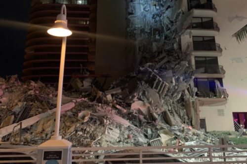 Μαϊάμι: Κατέρρευσε δωδεκαώροφο κτίριο