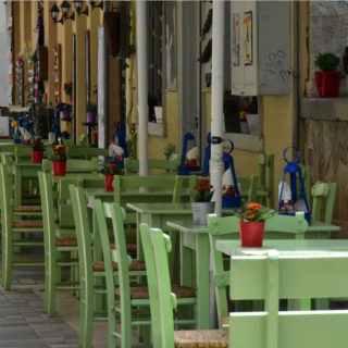 Έτσι θα γίνεται η είσοδος ανεμβολίαστων στους μικτούς χώρους εστίασης και ψυχαγωγίας