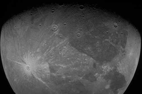 Οι πρώτες κοντινές φωτογραφίες του μεγάλου δορυφόρου Γανυμήδη του Δία από το 2000