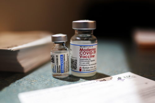 Η Moderna λέει ότι το εμβόλιο της είναι ασφαλές για τα παιδιά 6-11 ετών