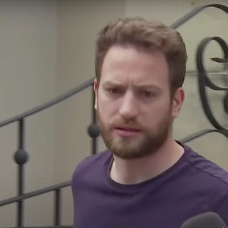 Γλυκά Νερά: «Είδα τη γυναίκα μου μπρούμυτα στο κρεβάτι, ακίνητη»