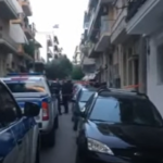 Πετράλωνα: «Εύχομαι να τον πιάσετε, δεν αντέχω άλλο πια»-Ξεσπά η μητέρα του 35χρονου βιαστή