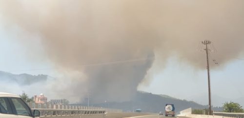 Πυρκαγιά-Ζήρια Αχαΐας: Εντολή εκκένωσης για τρεις οικισμούς