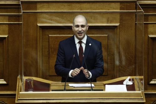 Tην διαγραφή του Μπογδάνου ζητούν ΣΥΡΙΖΑ και ΜέΡΑ25 για την πρωτοφανή στοχοποίηση νηπίων