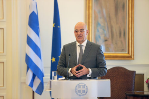 Για τη νέα τουρκική πρόκληση ανοιχτά της Κρήτης ενημέρωσε τους ΥΠ.ΕΞ. ο Δένδιας