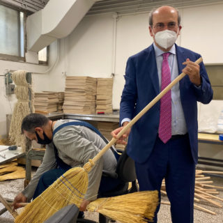 Euractiv: Αναβάλλεται το ασφαλιστικό λόγω ενστάσεων Κομισιόν