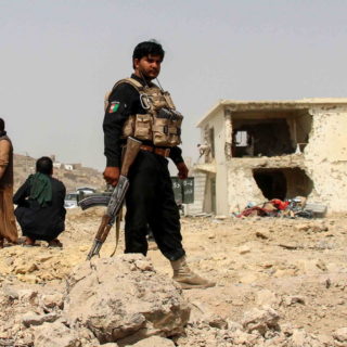 Ο αφγανικός στρατός ανακατέλαβε τον έλεγχο πόλης από τους Ταλιμπάν