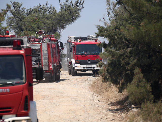 Φωτιά ξέσπασε στο Μαρκόπουλο Αττικής