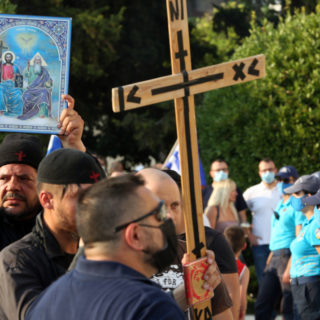 Νέα συγκέντρωση αντιεμβολιαστών – ακροδεξιών χτες στο Σύνταγμα