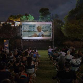 Το Stayin’ Alive, οι βουτιές στη μεγάλη οθόνη, το φεστιβαλίζειν κι η Δευτέρα που έρχεται πάντα