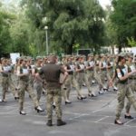 Ουκρανία: Ανάγκασαν γυναίκες του στρατού να κάνουν πρόβα παρέλασης με τακούνια [ΒΙΝΤΕΟ]