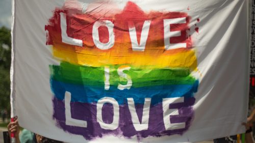 Βαθαίνει η κόντρα μεταξύ Ουγγαρίας – ΕΕ για τα ΛΟΑΤΚΙ+ δικαιώματα