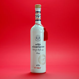 Το Ούζο Πλωμαρίου εμπνέεται από το παρελθόν και μας ταξιδεύει στο μέλλον