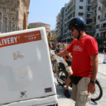 Σωματείο διανομέων Χανίων: «Να απαγορευτεί άμεσα η διανομή με μηχανάκι μέσα στον καύσωνα»