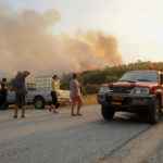 Πυρκαγιά στη Ρόδο: Να κηρυχθούν σε κατάσταση έκτακτης ανάγκης επτά δημοτικές ενότητες ζητούν περιφερειάρχης και δήμαρχος