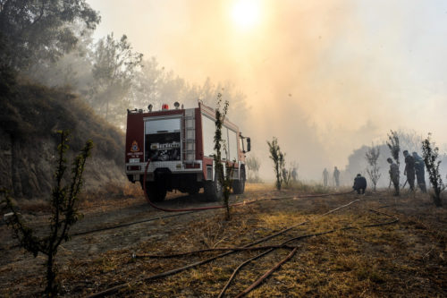 Εύβοια: Στη Στροφυλιά η φωτιά, μάχη ώστε οι φλόγες να μείνουν μακριά από το Μαντούδι