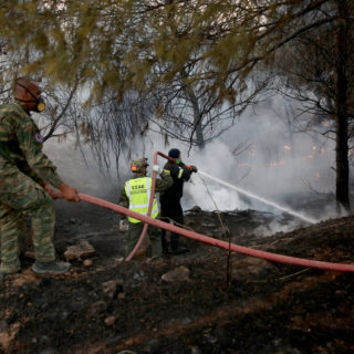 Φωτιά στην Ηλεία: Εκκενώνεται το χωριό Λάλας