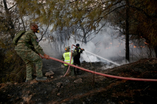 Φωτιά στην Ηλεία: Εκκενώνεται το χωριό Λάλας