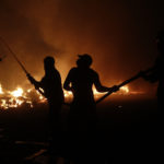 Μαίνεται η φωτιά στην Βαρυμπόμπη – Μεγάλη «μάχη» της Πυροσβεστικής για δεύτερη ημέρα