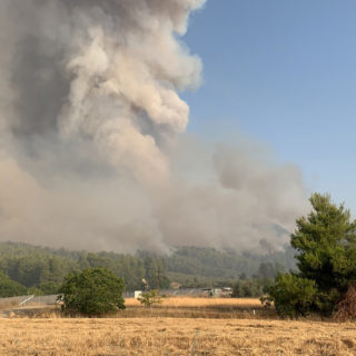 Εκκενώθηκαν τα χωριά Αμέλαντες, Κεραμειά και Κεχριές στην Εύβοια
