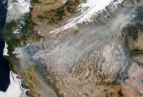 Η Καλιφόρνια αντιμετωπίζει τη δεύτερη μεγαλύτερη πυρκαγιά στην ιστορία της
