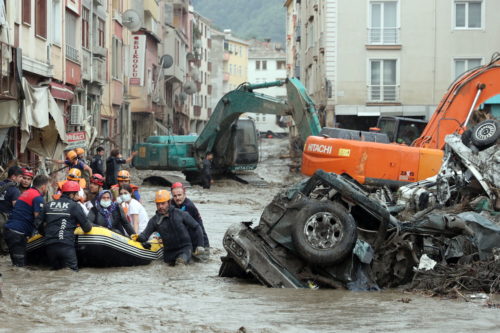 Στους 27 οι νεκροί από τις πλημμύρες στην Τουρκία