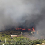 Δεκάδες συλλήψεις και προσαγωγές στην Αττική για εμπρησμούς