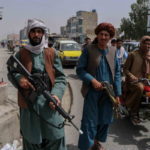 Οι Ταλιμπάν πυροβολούν κατά διαδηλωτών που ζητούν την αφγανική σημαία στα δημόσια κτήρια [ΒΙΝΤΕΟ]