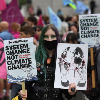 Στο Λονδίνο, το κίνημα Extinction Rebellion (XR) κατακτά τους δρόμους