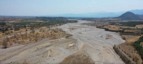 Στέρεψε ο Πηνειός ποταμός – «Δεν υπάρχει σταγόνα νερού σε μήκος 25 χιλιομέτρων» λέει ο περιφερειάρχης Θεσσαλίας